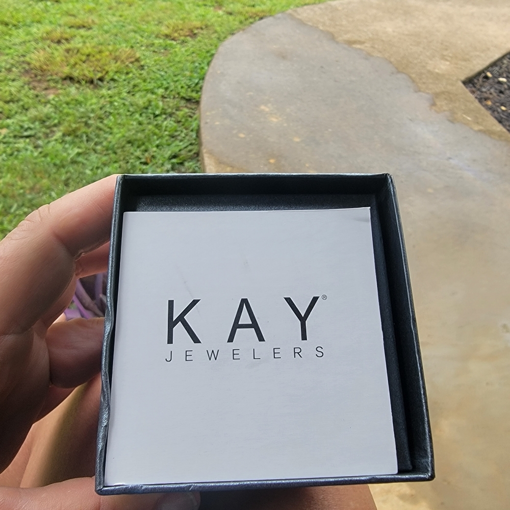 Adrianna Papell white gold wedding set - Picture 2 of 4